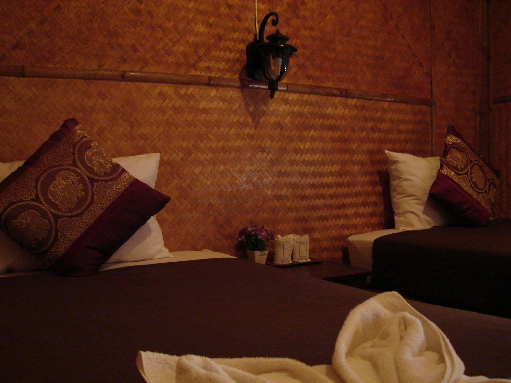 Phi Phi Twin Palms Bungalow Bagian luar foto